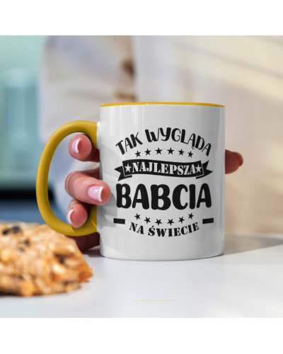 Kubek dla babci prezent  na dzień babci "Tak wygląda najlepsza babcia na świecie" śmieszny kubek upominek